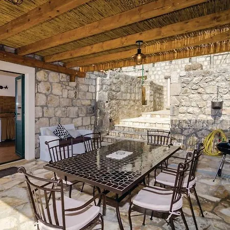 Loris Villa